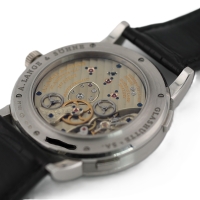 A. Lange & Söhne Lange 1 Zeitzone 950er Platin 116.025 Herrenuhr B&P
