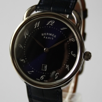 HERMÉS Arceau AR7Q.810 Quarz Edelstahl Leder Herrenuhr FULLSET UNGETRAGEN