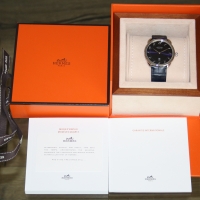 HERMÉS Arceau AR7Q.810 Quarz Edelstahl Leder Herrenuhr FULLSET UNGETRAGEN