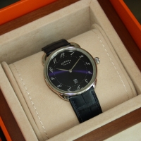 HERMÉS Arceau AR7Q.810 Quarz Edelstahl Leder Herrenuhr FULLSET UNGETRAGEN