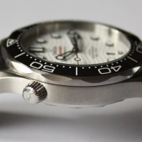 OMEGA Seamaster Diver 300m White Co-Axial 42 mm Ref.: 210.32.42.20.04.001 FULLSET